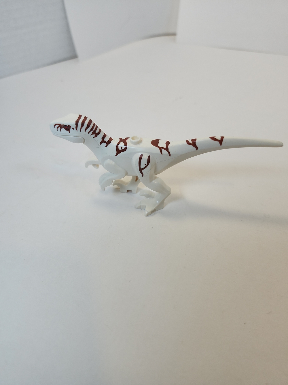 LEGO Jurassic White Raptor Figure with Brown Markings